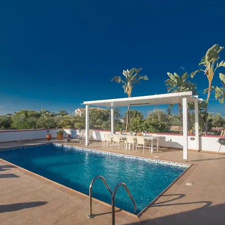 Private 3 Schlafzimmer Mit Hochgeschwindigkeits Internet Holiday home